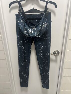 Onzie Zodiac Print Sports Bra and Leggings Set